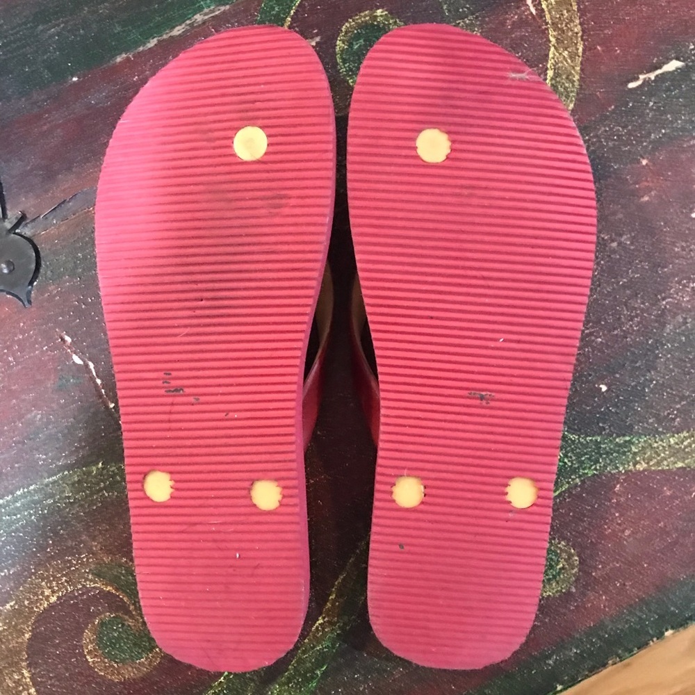 🌹BCBG Floral Flip Flops - Picture 7 of 7